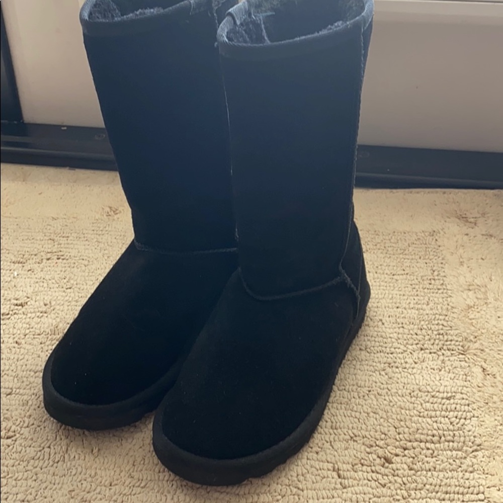 NEW WITHOUT TAGS Ugg Boots
